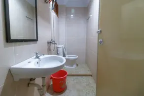 RedDoorz Plus near WTC Batanghari Mall - Salle de bain