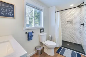 Cozy Waterfront Hale Cottage on Long Lake! - Innvendig