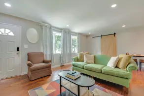 Inviting Home w/ Backyard: 8 Mi to Dtwn Atlanta! - Interiør
