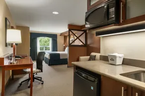 Days Inn & Suites by Wyndham Brandon - Chambre