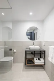 HotelMOTEL Adelaide - Bathroom