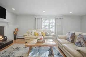 3 Mi to Talcott Mtn! Family Home w/ Yard & Grill - Interior
