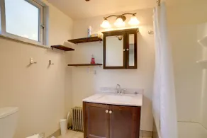 Charming Pittsburgh Home ~ 2 Mi to Downtown - Badeværelse
