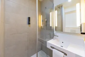 B&B HOTEL Bourg-en-Bresse Viriat - Salle de bain