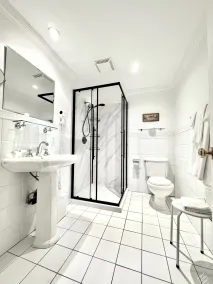 Hotel Charles-Alexandre - Par Aneyro - Salle de bain