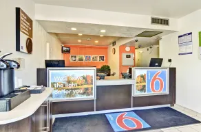 Motel 6-Pittsburgh, PA - Crafton - Hall