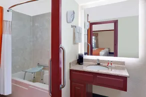 Howard Johnson by Wyndham San Marcos - Salle de bain