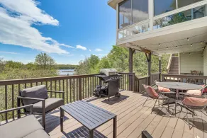 Lake-view Gem w/ Game Room in Long Pond! - Innenbereich