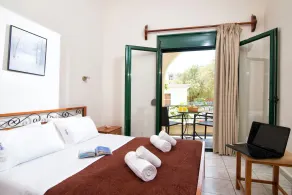 Central Cozy Apt 150m From Beach - Room