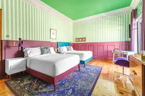 Pug Seal Polanco Anatole France - Room