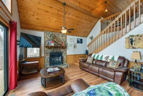 Mountain-view Robbinsville Cabin w/ Hot Tub! - Interiör