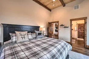 Mountainside Family Retreat w/ Deck in Banner Elk! - Interni