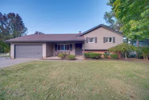 11 Mi to Dtwn Cleveland: Richmond Heights Retreat! - Interior