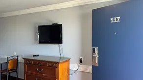 Hiland Motel - Room