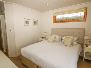 Hambleton - Room