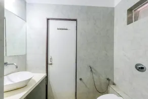 Hotel Relax Inn - Bathroom