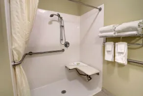 Cobblestone Hotel - Wayne - Badeværelse