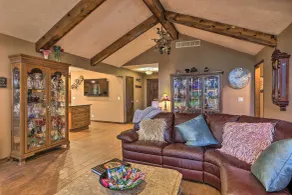 Family-friendly Omaha Oasis ~ 10 Mi to Dtwn! - Intérieur