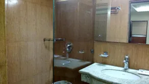 Merriment Hotel Sec 31 - Badrum