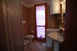 Terraced house with garden and porch - Banheiro