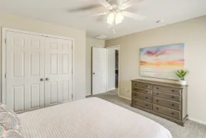 Waterfront Kansas Home w/ Private Fire Pit! - Interiør