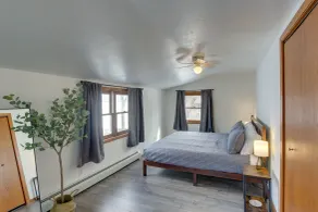 Lovely Bayfront Vacation Rental w/ Spacious Deck! - Værelse
