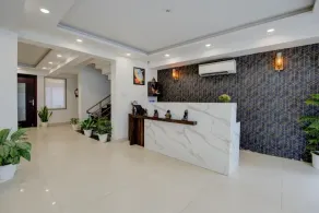 The Lodgers Studio Sector 51 - Lobby