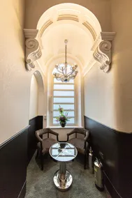 The Crescent Hyde Park - Reception
