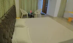Ulo Octagon Beach Resort - Zimmer