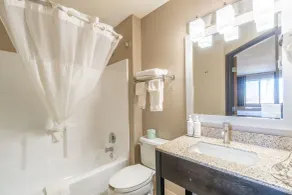 Super 8 by Wyndham Sioux City South - Salle de bain