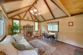 Tranquil Creekside Cabin in Dutch Country! - Intérieur