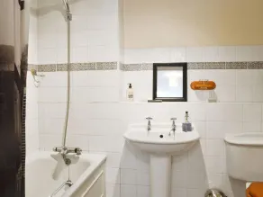 6 Riverdale - Baño