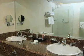 Country Inn & Suites Panamá Canal - Baño