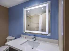 Super 8 by Wyndham Toronto East ON - Salle de bain