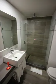 ibis Montevideo Rambla - Bathroom