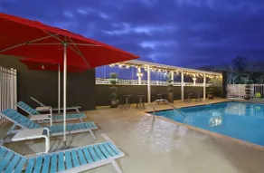 Home2 Suites by Hilton Beaumont - Piscine