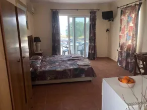 Tommy's Rooms - Room
