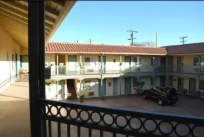 Bella Capri Inn and Suites - Vue de la chambre
