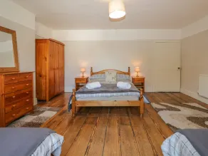 Hillside - Room