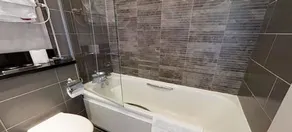 Milton Hill House - Bathroom