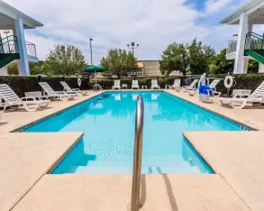 Quality Inn Trussville I-59 exit 141 - Pool