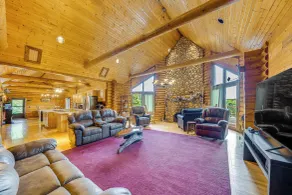 Pool, Deck, Game Room! Group Getaway on Fox River - Interni