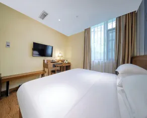 ELITE James Joyce Coffetel Hotel Guangzhou Railway Station Sanyuanli Metro Station Branch - Free Deliver Service to Guangzhou Baiyun International Airport & Free VPN Internet Access - View from room