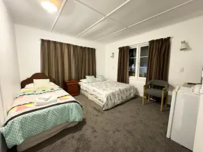 Rainbow Motel & Guest House - Habitación
