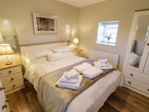 Lough Island Reavy Cottage - Room
