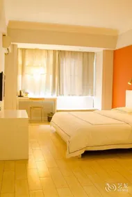 Days Inn by Wyndham Yueyang Train Station - Room