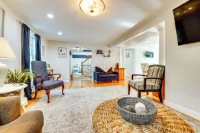 Downtown Ogunquit Home: 1 Mi to Beach! - Intérieur