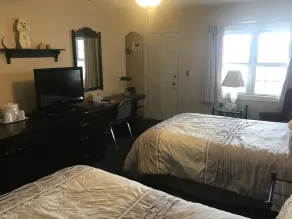 Longhouse Lodge Motel - Chambre