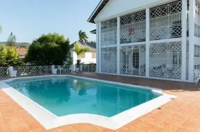 Lawrence Pool House - Pool