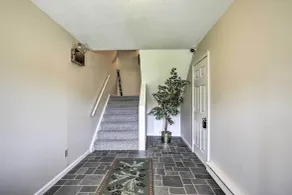 Ruhige Catskills Wohnung mit Terrasse + Bergblick! - Innenbereich